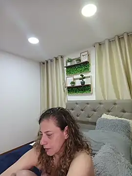 sasi luna online show from February 8, 2026, 3:26 am