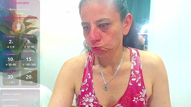 Snapshot of sasi_luna chatting on October 12, 2025, 2:24 am sasi luna online show from October 12, 2025, 2:24 am