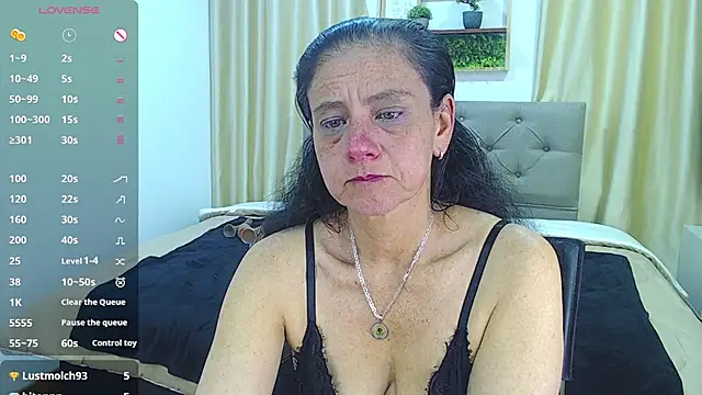 Snapshot of sasi_luna chatting on November 23, 2025, 4:44 am sasi luna online show from November 23, 2025, 4:44 am