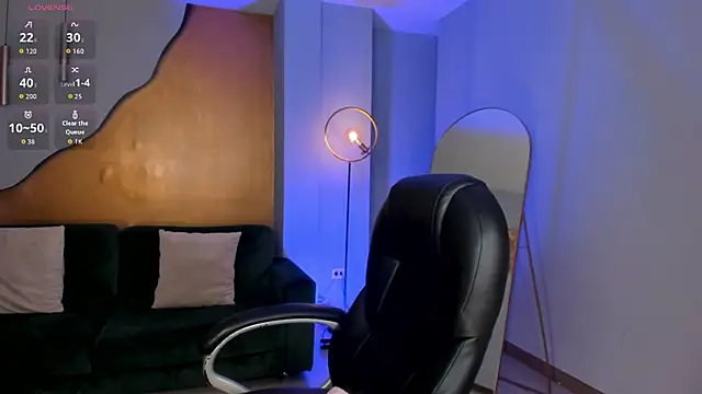 MiaFarrell  online show from October 20, 2025, 6:30 pm