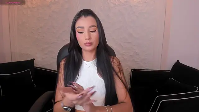 Snapshot of BellaCarteer_ chatting on August 4, 2026, 7:51 pm BellaCarteer online show from August 4, 2026, 7:51 pm