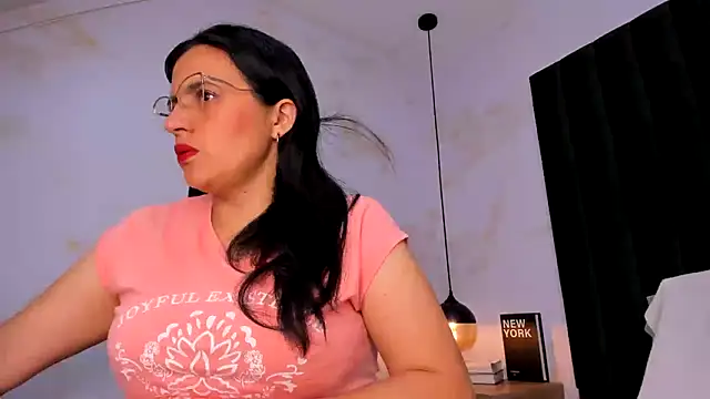 Snapshot of africa_holmes chatting on October 18, 2025, 2:02 am africa holmes online show from October 18, 2025, 2:02 am