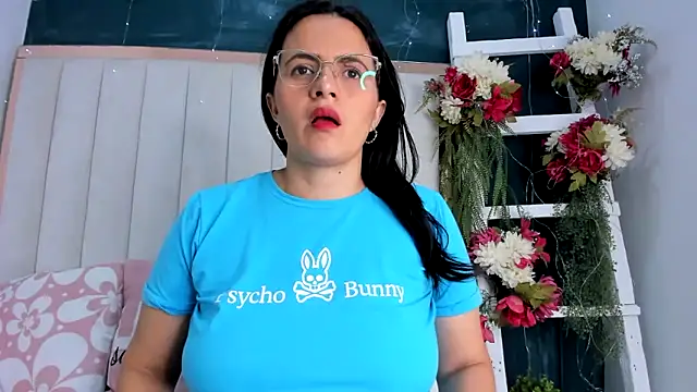 Snapshot of africa_holmes chatting on September 21, 2025, 1:55 am africa holmes online show from September 21, 2025, 1:55 am