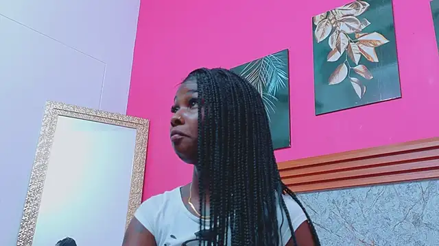 Snapshot of kinkyandsavage chatting on April 6, 2026, 7:26 pm kinkyandsavage online show from April 6, 2026, 7:26 pm