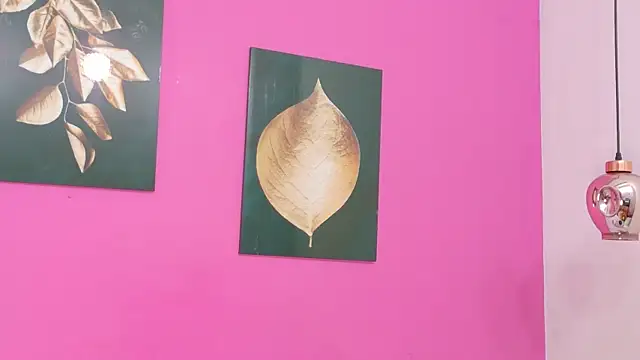 Snapshot of kinkyandsavage chatting on November 20, 2025, 7:25 pm kinkyandsavage online show from November 20, 2025, 7:25 pm