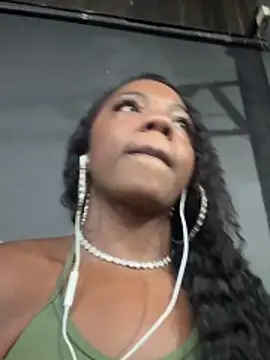 Snapshot of imsuziblack chatting on November 12, 2025, 11:08 pm imsuziblack online show from November 12, 2025, 11:08 pm