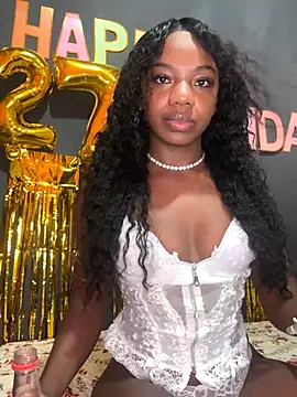 Snapshot of imsuziblack chatting on December 3, 2025, 10:20 pm imsuziblack online show from December 3, 2025, 10:20 pm