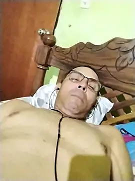 Snapshot of Alex011277 chatting on November 21, 2025, 1:21 pm Alex011277 online show from November 21, 2025, 1:21 pm