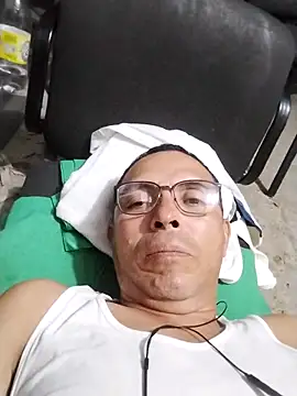 Snapshot of Alex011277 chatting on December 23, 2025, 4:23 am Alex011277 online show from December 23, 2025, 4:23 am