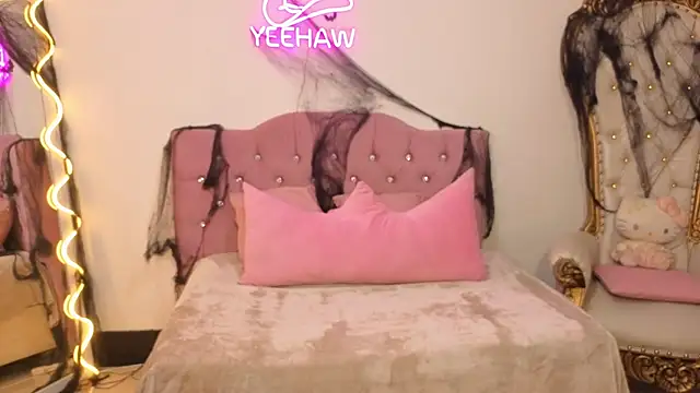 kittystart tay online show from October 18, 2025, 11:45 am