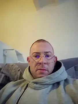 jourdinio13 online show from January 4, 2025, 2:04 pm