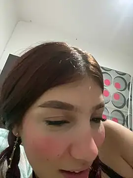 thamygomezz online show from January 29, 2025, 11:09 am