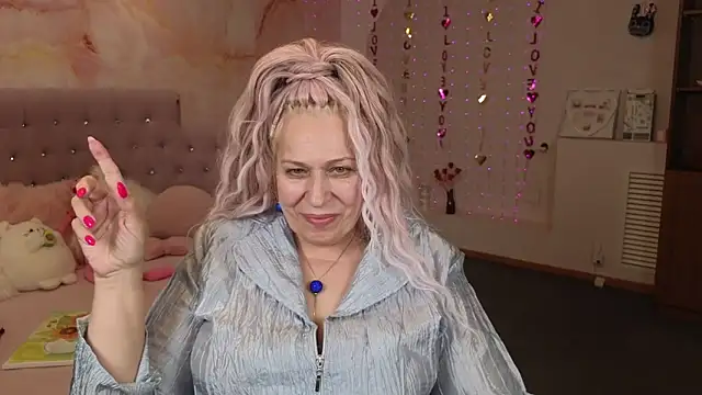 Penelope Pinky online show from February 26, 2025, 5:42 pm