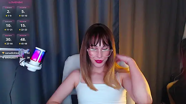 Snapshot of Cassie_Bae chatting on March 11, 2025, 11:47 pm Cassie Bae online show from March 11, 2025, 11:47 pm