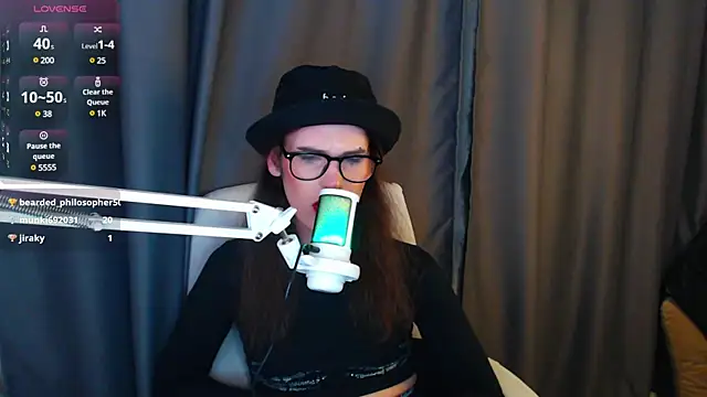 Snapshot of Cassie_Bae chatting on March 5, 2025, 10:54 pm Cassie Bae online show from March 5, 2025, 10:54 pm