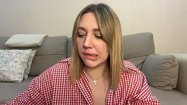 Snapshot of VickyLove047 chatting on November 5, 2025, 8:34 pm VickyLove047 online show from November 5, 2025, 8:34 pm