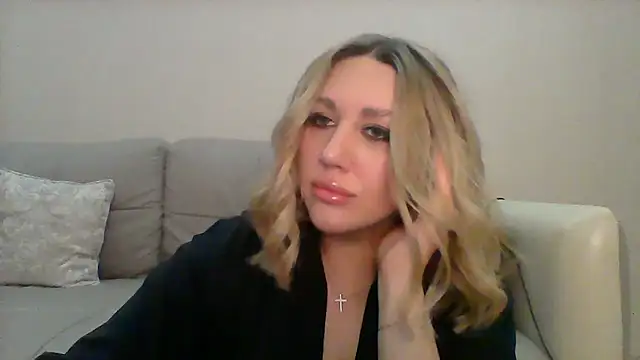 VickyLove047 online show from September 17, 2025, 4:09 pm