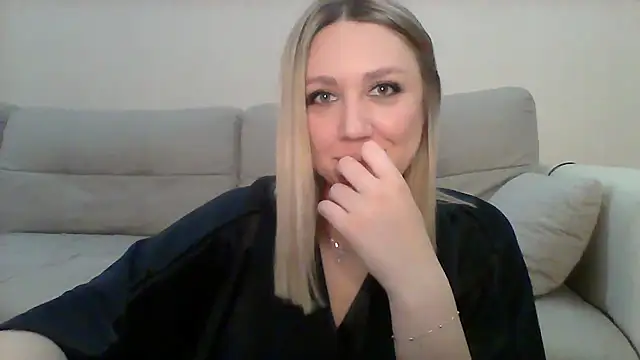 VickyLove047 online show from September 24, 2025, 8:21 am