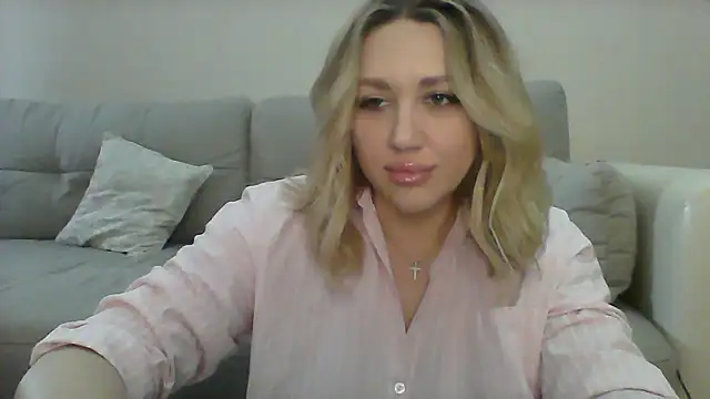 VickyLove047 online show from September 18, 2025, 6:38 am