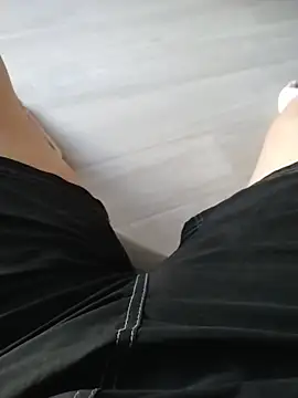 Snapshot of Dannydy2015 chatting on October 16, 2025, 12:52 am Dannydy2015 online show from October 16, 2025, 12:52 am