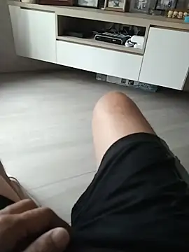 Snapshot of Dannydy2015 chatting on October 18, 2025, 12:45 am Dannydy2015 online show from October 18, 2025, 12:45 am