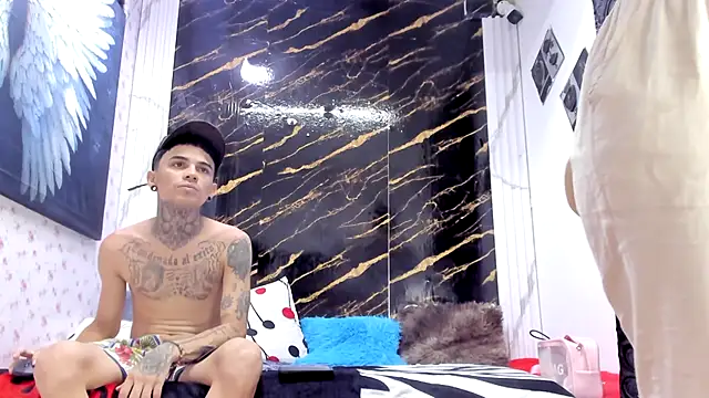 Snapshot of exotic_hot_couple chatting on June 2, 2026, 9:15 pm exotic hot couple online show from June 2, 2026, 9:15 pm