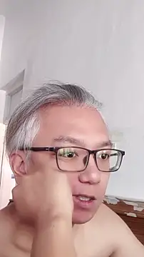 Snapshot of leoUSIR chatting on July 15, 2026, 4:08 am leoUSIR online show from July 15, 2026, 4:08 am