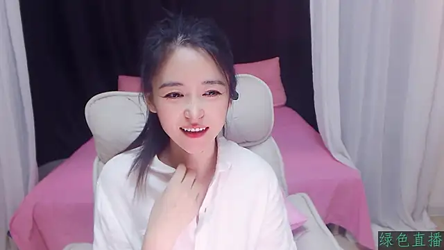 Snapshot of CN-Babycat chatting on November 16, 2025, 3:33 am CN-Babycat online show from November 16, 2025, 3:33 am