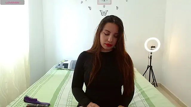 littleshydoll online show from September 20, 2025, 5:40 pm