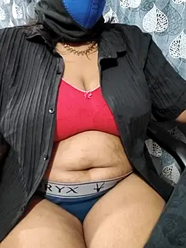 Snapshot of Tamilsathya2024 chatting on May 8, 2026, 6:23 pm Tamilsathya2024 online show from May 8, 2026, 6:23 pm