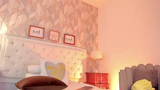 rebeca watsson online show from March 18, 2026, 2:41 pm