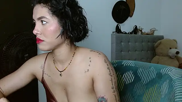 Sexy Lia  online show from April 27, 2026, 1:58 am