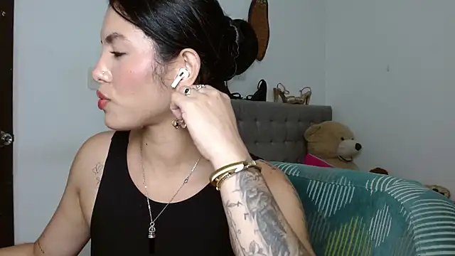 Snapshot of Sexy_Lia_ chatting on July 10, 2026, 2:33 am Sexy Lia online show from July 10, 2026, 2:33 am