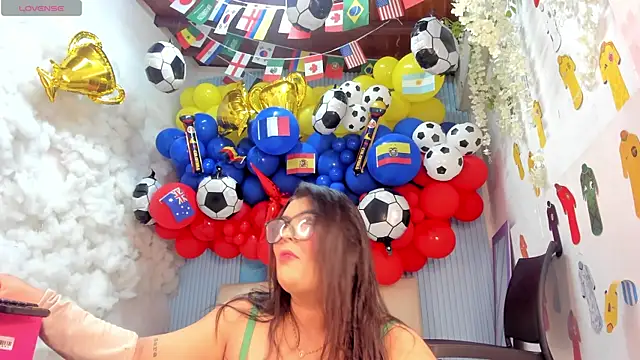 Snapshot of Danniela18_ chatting on July 4, 2026, 11:49 am Danniela18 online show from July 4, 2026, 11:49 am