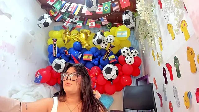 Snapshot of Danniela18_ chatting on July 21, 2026, 12:17 pm Danniela18 online show from July 21, 2026, 12:17 pm