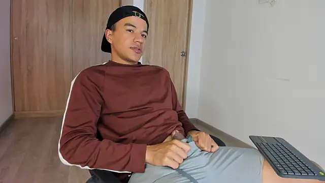 Snapshot of lucas_wellx chatting on May 28, 2026, 2:19 am lucas wellx online show from May 28, 2026, 2:19 am