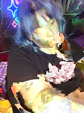 Snapshot of SleazeLouize chatting on December 21, 2024, 1:04 am SleazeLouize online show from December 21, 2024, 1:04 am