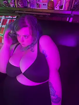 Snapshot of SleazeLouize chatting on February 10, 2025, 6:09 am SleazeLouize online show from February 10, 2025, 6:09 am