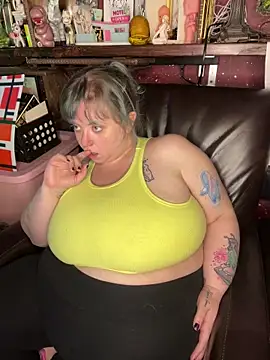 Snapshot of SleazeLouize chatting on February 13, 2025, 4:54 am SleazeLouize online show from February 13, 2025, 4:54 am