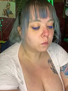 Snapshot of SleazeLouize chatting on February 5, 2025, 1:37 am SleazeLouize online show from February 5, 2025, 1:37 am