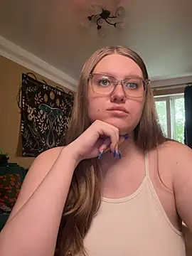 Snapshot of Alice_Dreamgirl_ chatting on August 6, 2026, 9:26 am Alice Dreamgirl online show from August 6, 2026, 9:26 am