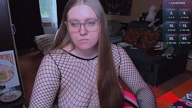 Snapshot of Alice_Dreamgirl_ chatting on June 24, 2026, 7:07 am Alice Dreamgirl online show from June 24, 2026, 7:07 am