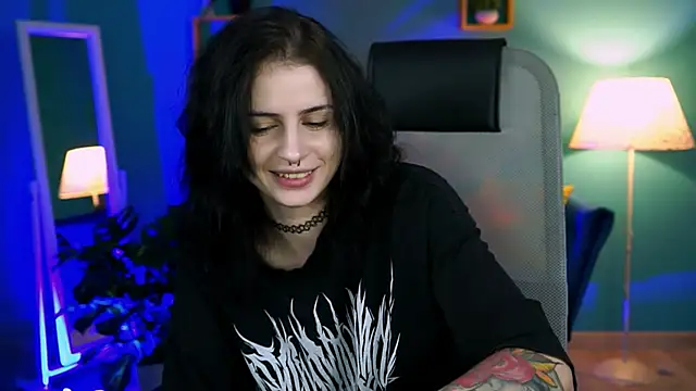 Snapshot of JadeCastle_ chatting on December 5, 2025, 5:11 pm JadeCastle online show from December 5, 2025, 5:11 pm