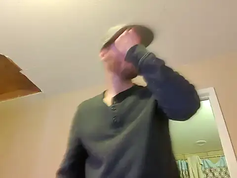 Snapshot of Huntzg23 chatting on November 23, 2025, 9:19 am Huntzg23 online show from November 23, 2025, 9:19 am