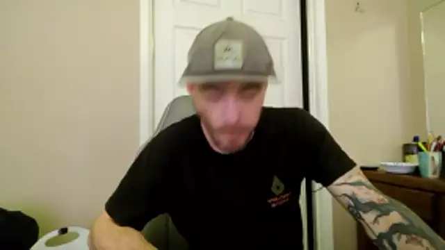 Huntzg23 online show from April 22, 2026, 5:47 am