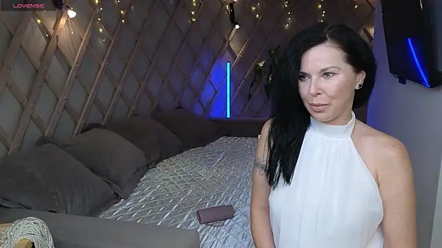 Snapshot of LinaJoy chatting on August 6, 2026, 7:53 pm LinaJoy online show from August 6, 2026, 7:53 pm