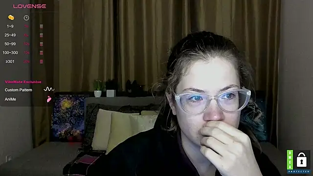 Snapshot of Alicia_redfollow chatting on October 10, 2025, 5:19 am Alicia redfollow online show from October 10, 2025, 5:19 am