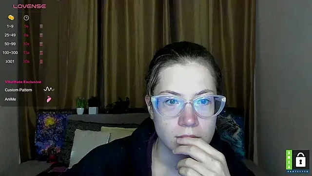 Snapshot of Alicia_redfollow chatting on October 17, 2025, 11:23 am Alicia redfollow online show from October 17, 2025, 11:23 am