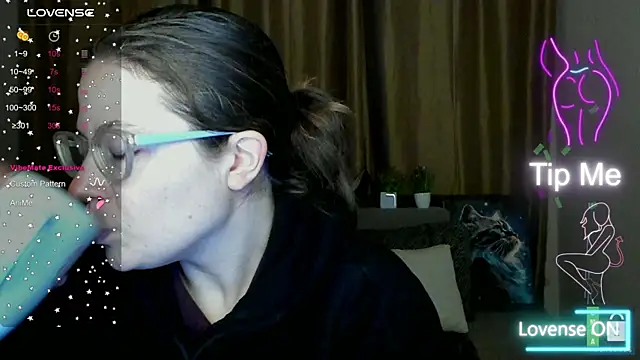 Snapshot of Alicia_redfollow chatting on October 24, 2025, 5:06 am Alicia redfollow online show from October 24, 2025, 5:06 am