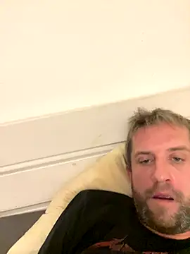 Fuss04 online show from November 9, 2025, 4:22 pm